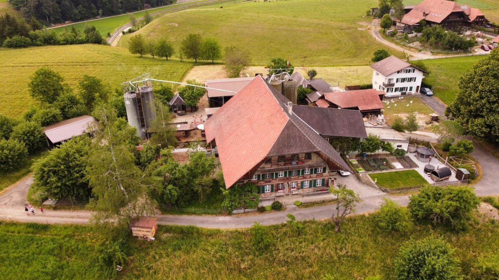 Ferienwohnung Auf Bauernhof Mit Hotpot Und Sauna Sumiswald Exterior foto